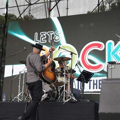 lets-rock-_0015_Layer 17