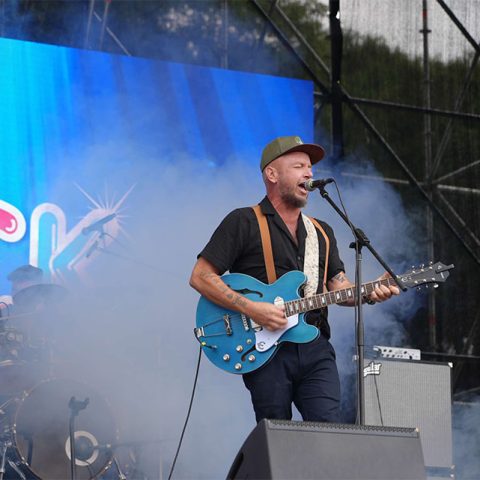 lets-rock-_0018_Layer 14