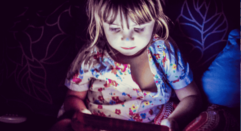 SOCIAL_THUMB_Kids_And_Screens